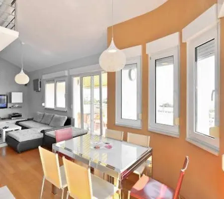 Penthouse Sol St