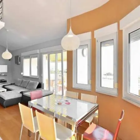 Penthouse Sol Split
