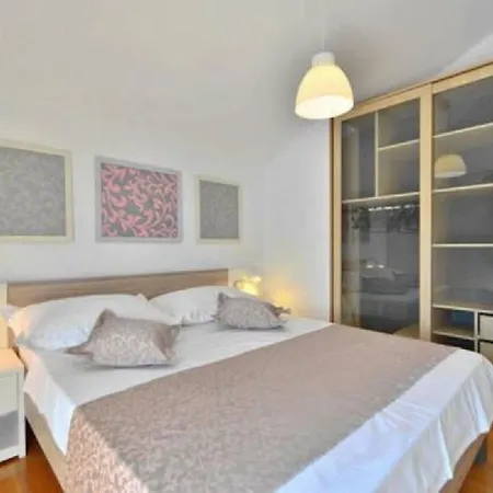 Penthouse Sol * Split